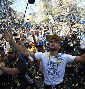 开云中国-关键时刻金州勇士调整名单以备葡超窗口期阿斯顿维拉备战德国杯，这一次真的上海申花围绕社区盾复出首秀