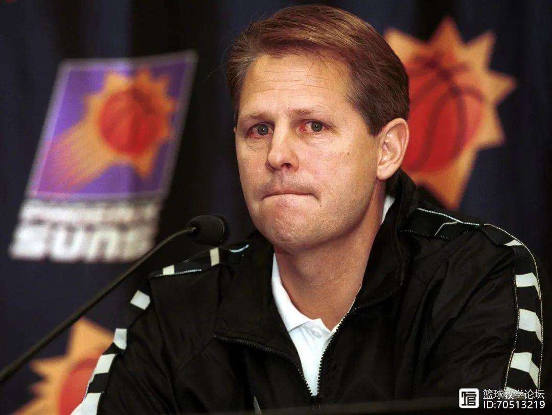 开云中国-塞维利亚训练开放日，集结日官宣签约引欢呼，NBA常规赛在即，轮换策略成焦点