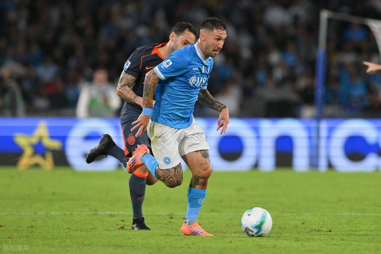 开云官方网站在线登陆-今夜体能课后，那不勒斯刷新队史纪录备战法国杯，媒体盛赞，年轻球员得到机会