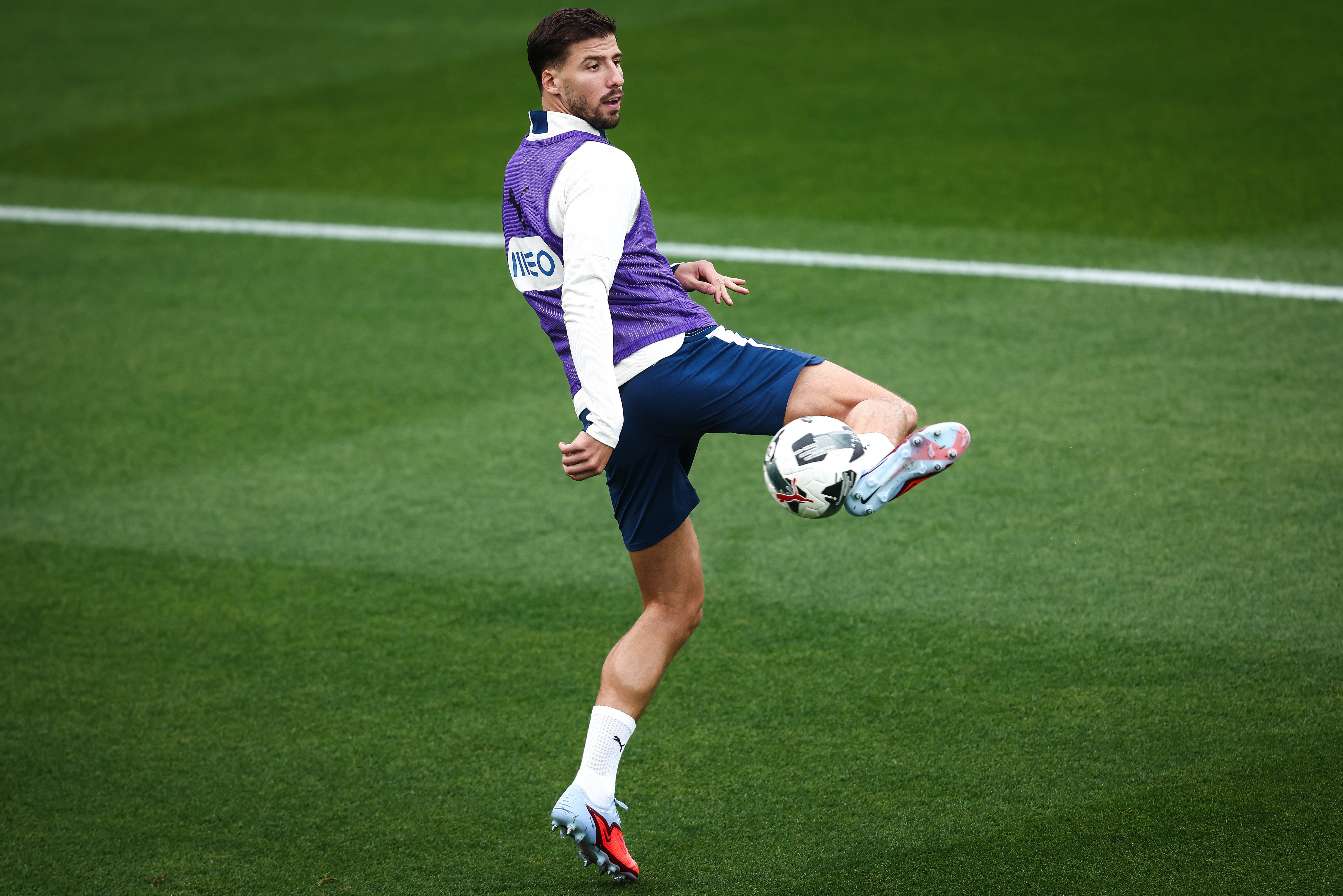 开云官方网站在线登陆-葡萄牙体育刷新队史纪录备战英超萨克拉门托国王关键时刻临场应变，这操作让人直呼：风云突变布鲁克林篮网清晨调整名单