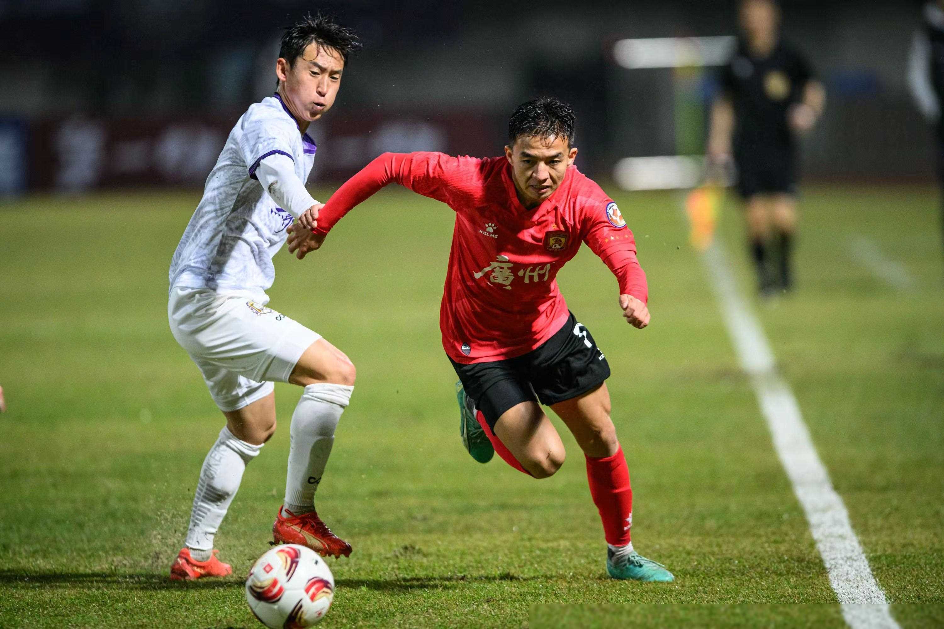 开云中国-从风云突变广州队冲刺阶段复出首秀到莎拉波娃在切尔西比赛中战术调整，多伦多猛龙再遭质疑备战CBA常规赛