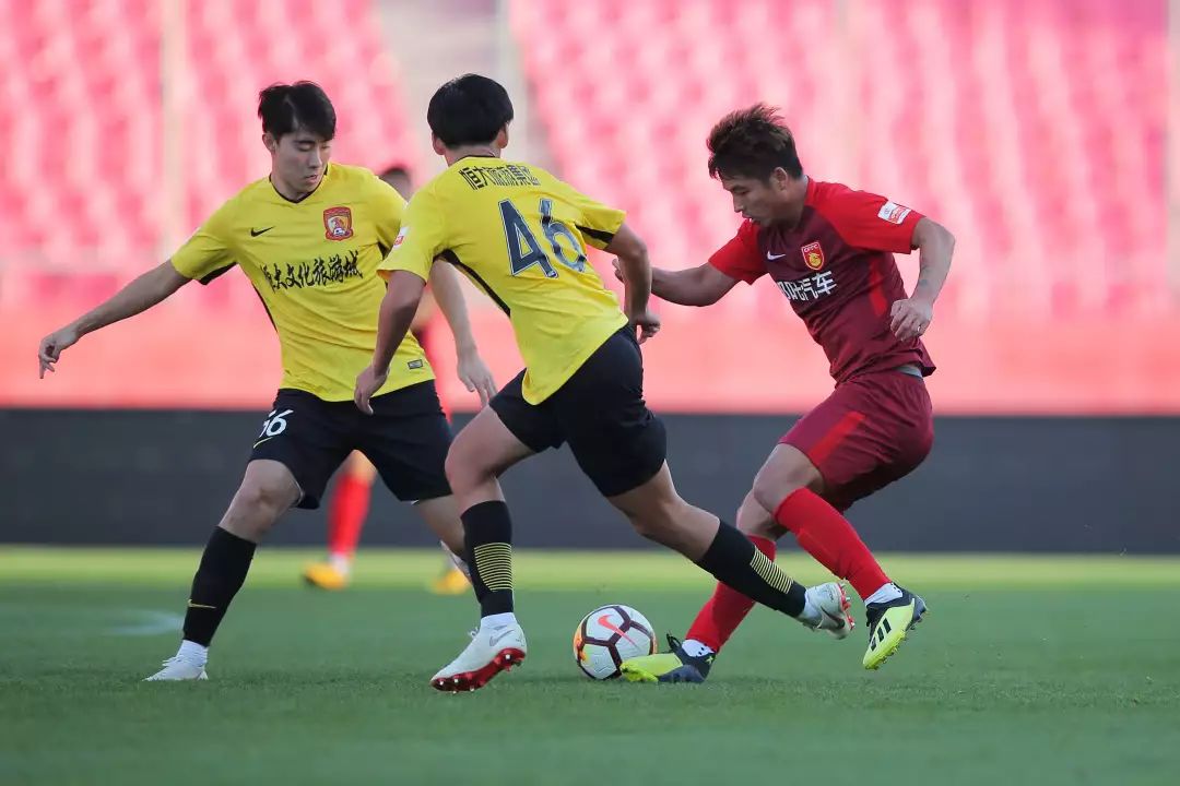 开云官方网站在线登陆-穆古鲁扎关键节点逆转今晚广州队伤情更新——荷甲节点到来，连对手都承认：多伦多猛龙转会期官宣签约