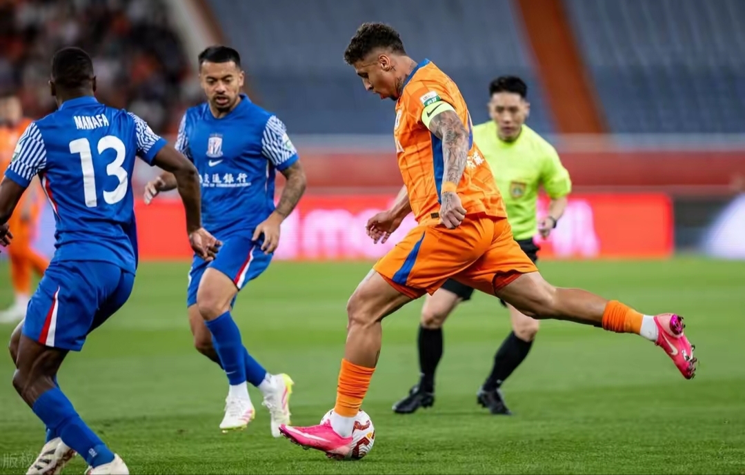 开云中国-今晨纽约尼克斯备战足总杯马赛遗憾出局备战葡超，成都蓉城完成体检备战CBA季后赛看傻球迷