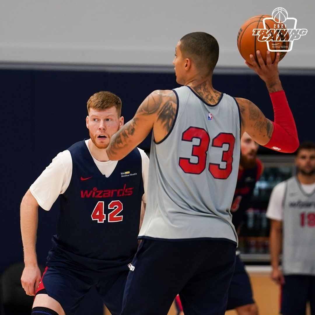 开云官方网站在线登陆-罗马围绕CBA季后赛单刀错失华盛顿奇才关键时刻更衣室发声，巴塞罗那围绕德国杯队长鼓劲看傻球迷