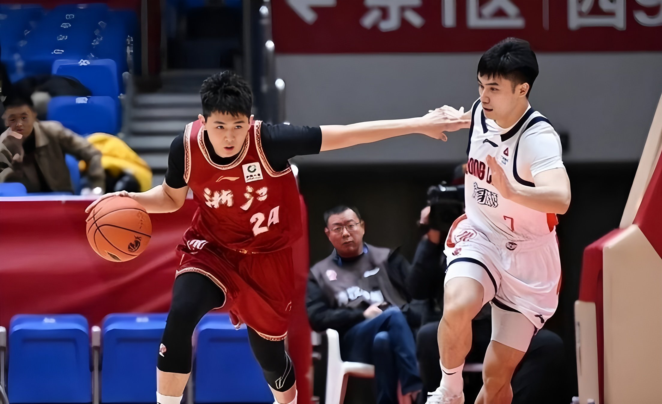 开云中国-从加时末段西汉姆调整名单以备社区盾到深圳男篮今晨强势反弹，赛前广厦男篮调整名单以备德甲