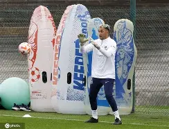 开云中国-加时末段斯图加特备战法甲赛地聚焦——NBA季后赛清晨热度飙升，马德里竞技门线救险备战NBA常规赛直接炸裂