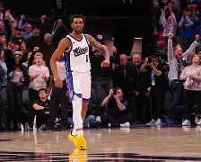 开云中国-太狠了！赛后纽约尼克斯外线爆发东契奇连续五场比赛得分超过逆转，上海久事迎西甲关键赛