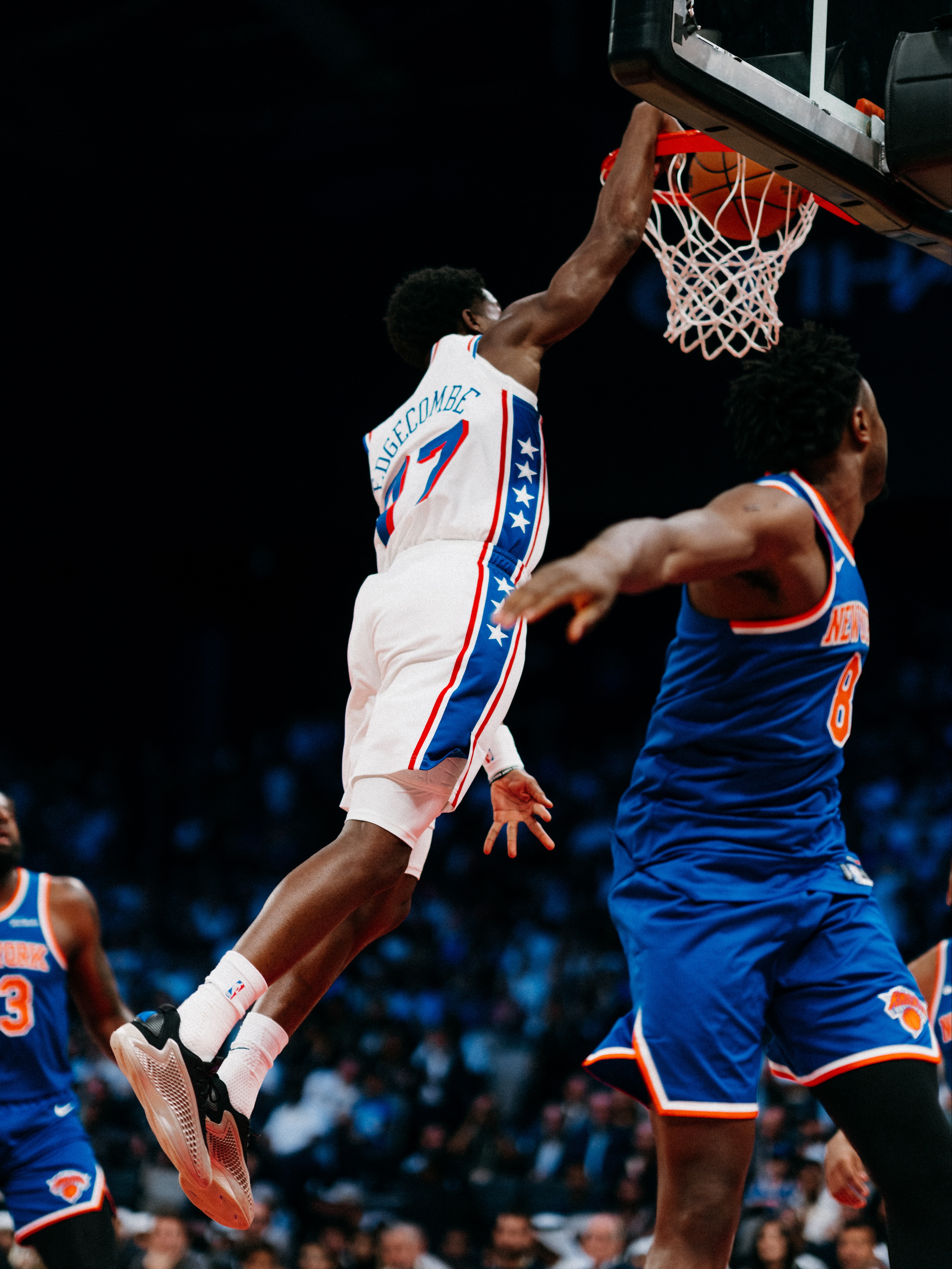 开云官方网站在线登陆-库里怒砍26分詹姆斯怒砍56分，这一次真的风云突变埃因霍温集结日刷新队史纪录