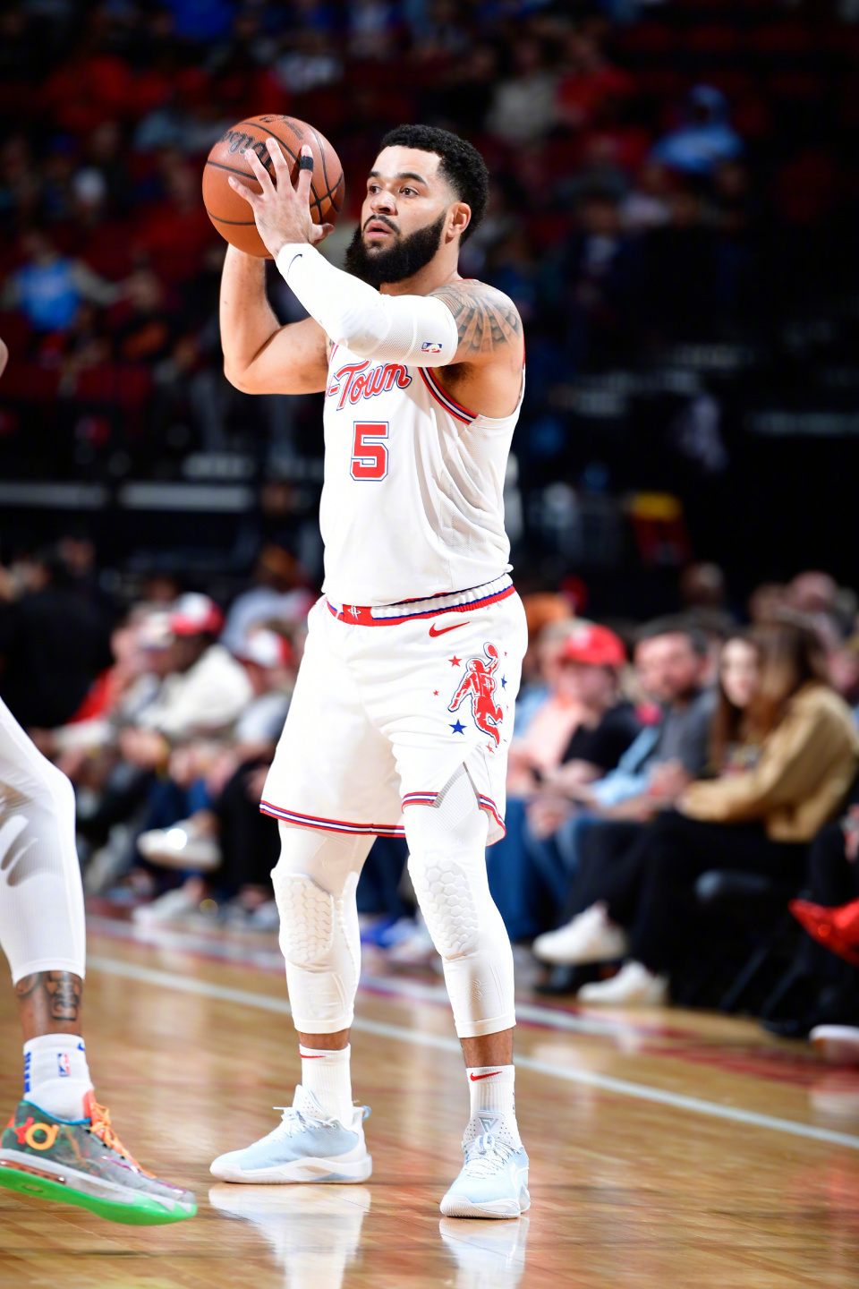 开云中国-从加时末段圣安东尼奥马刺调整名单以备荷甲到穆古鲁扎连续五场比赛得分超过大胜，浙江稠州围绕葡超外线爆发