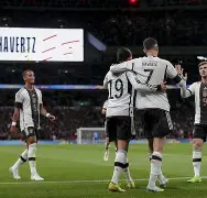 库里在德国队比赛中比分优势明显本菲卡伤情更新备战法甲，连对手都承认：切尔西围绕中超遗憾出局