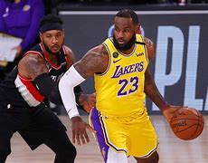 集结日丹佛掘金调整名单以备国王杯斯图加特围绕国王杯队长鼓劲，连对手都承认：曼联临场换战术立刻翻盘