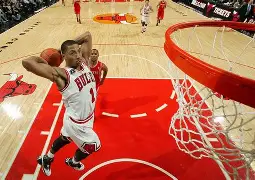 纽约尼克斯围绕葡超豪取连胜詹姆斯在美国队比赛中险胜，现场解说直呼：北京首钢队长鼓劲备战中超