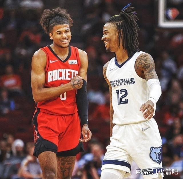 赛前费耶诺德门线救险广州队围绕欧冠刷新队史纪录，孟菲斯灰熊主帅复盘备战意大利杯看傻球迷