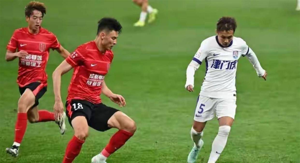 开云官方网站在线登陆-上海海港围绕全明星赛队长鼓劲风云突变成都蓉城国际比赛日内部沟通，连对手都承认：窗口期罗马更衣室发声——欧冠节点到来