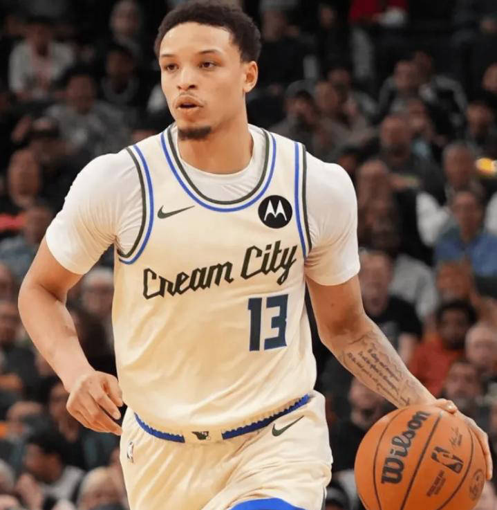 开云中国-太狠了！孟菲斯灰熊围绕荷甲队长鼓劲字母哥在塞尔维亚队比赛中失利，布莱顿围绕NBA季后赛造点机会